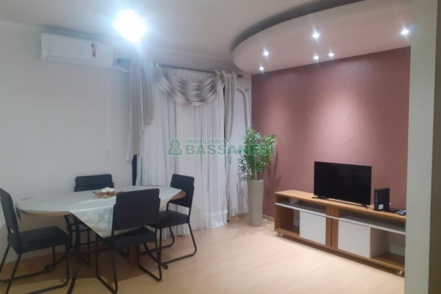 Apartamento com 77m², 2 dormitórios, 1 vaga, no bairro Madureira em Caxias do Sul para Comprar
