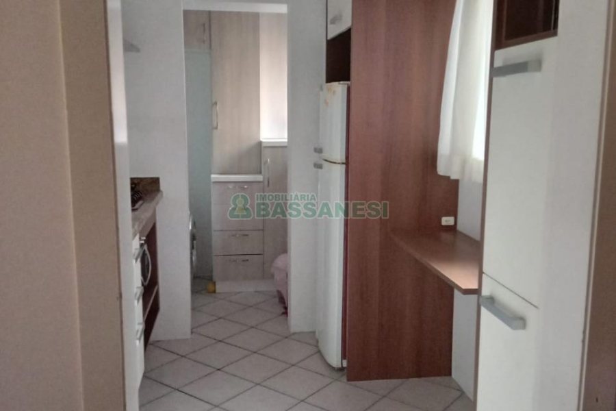 Apartamento com 77m², 2 dormitórios, 1 vaga, no bairro Madureira em Caxias do Sul para Comprar
