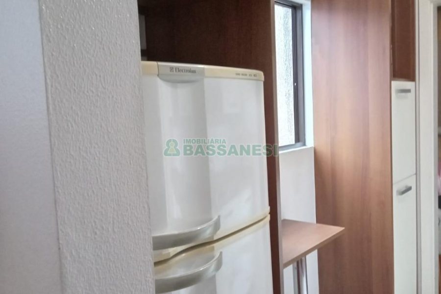 Apartamento com 77m², 2 dormitórios, 1 vaga, no bairro Madureira em Caxias do Sul para Comprar