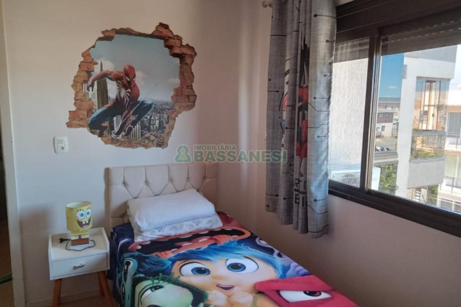 Apartamento com 77m², 2 dormitórios, 1 vaga, no bairro Madureira em Caxias do Sul para Comprar
