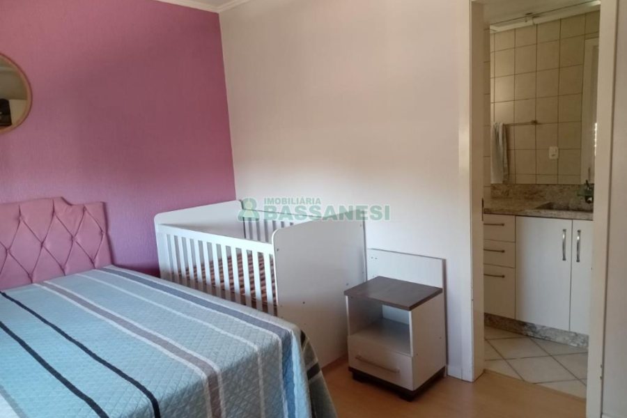 Apartamento com 77m², 2 dormitórios, 1 vaga, no bairro Madureira em Caxias do Sul para Comprar