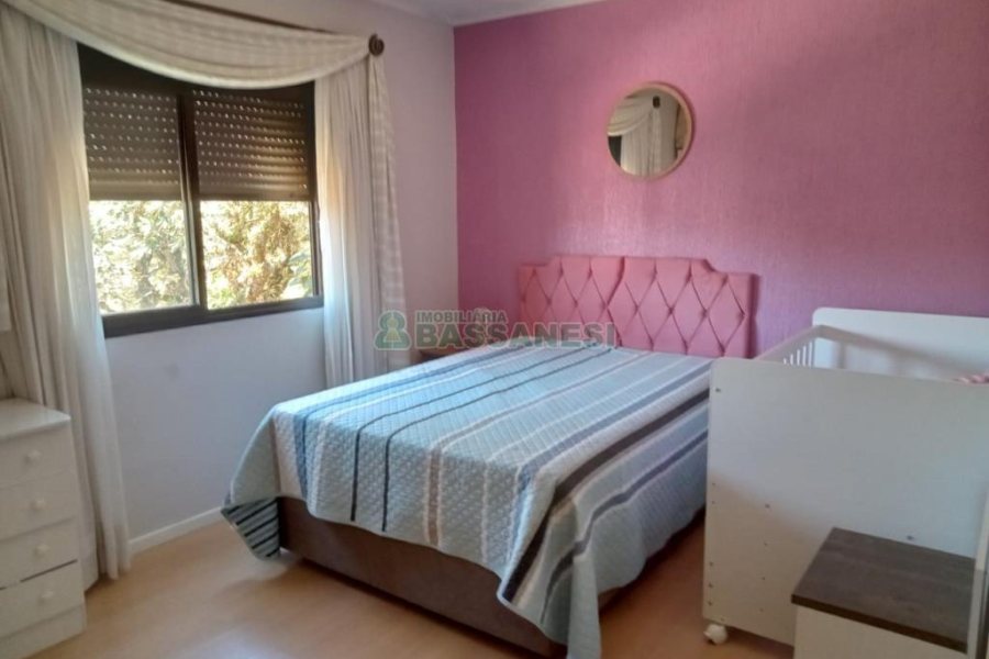Apartamento com 77m², 2 dormitórios, 1 vaga, no bairro Madureira em Caxias do Sul para Comprar