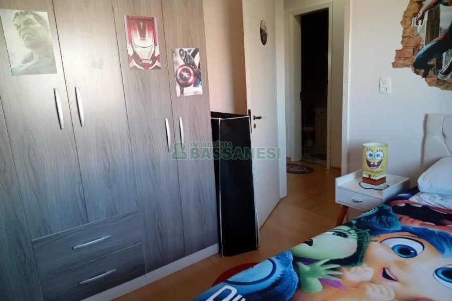 Apartamento com 77m², 2 dormitórios, 1 vaga, no bairro Madureira em Caxias do Sul para Comprar