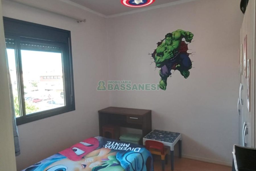 Apartamento com 77m², 2 dormitórios, 1 vaga, no bairro Madureira em Caxias do Sul para Comprar