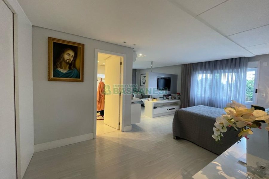 Apartamento com 230m², 3 dormitórios, 2 vagas, no bairro São Pelegrino em Caxias do Sul para Comprar