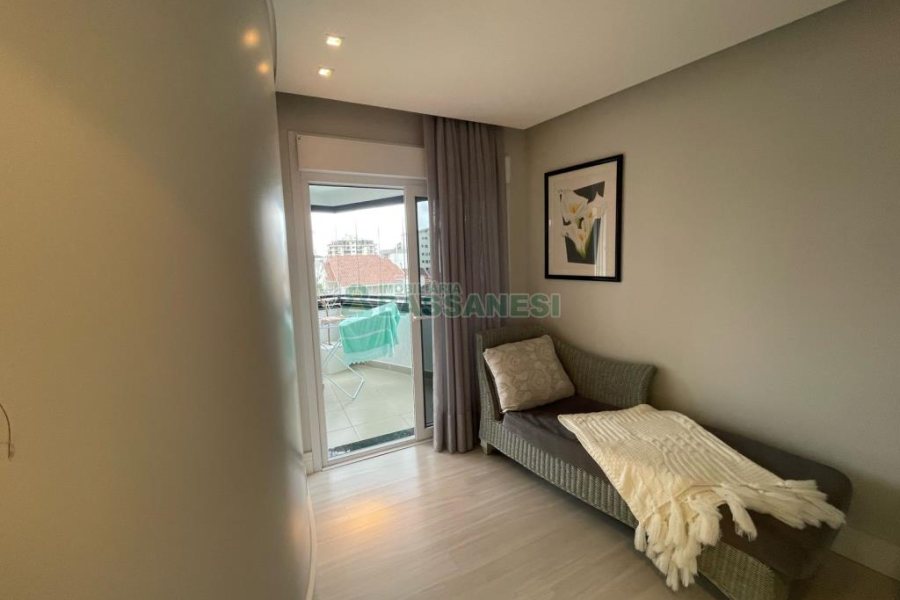 Apartamento com 230m², 3 dormitórios, 2 vagas, no bairro São Pelegrino em Caxias do Sul para Comprar