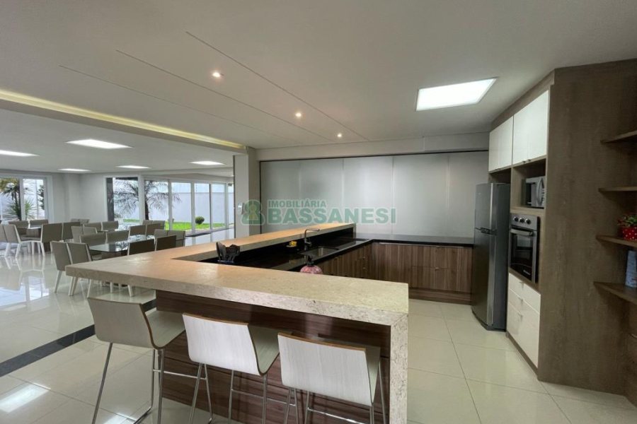 Apartamento com 230m², 3 dormitórios, 2 vagas, no bairro São Pelegrino em Caxias do Sul para Comprar