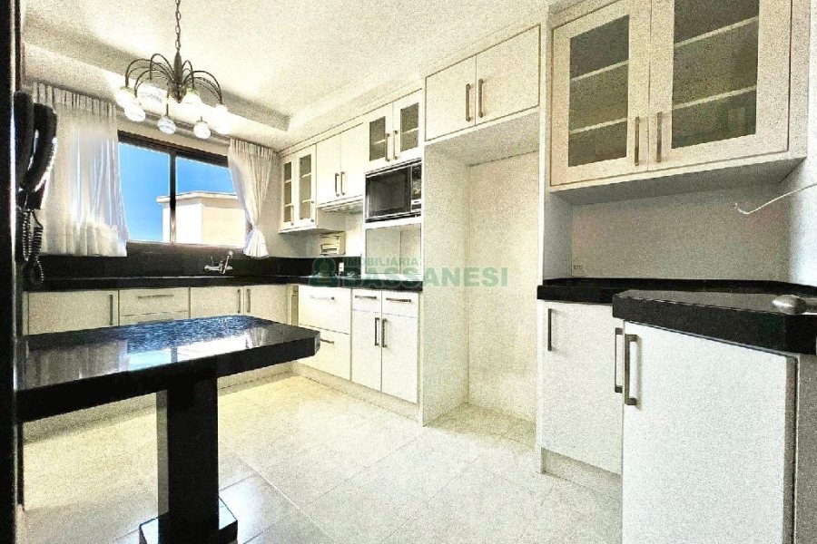 Apartamento com 100m², 3 dormitórios, 2 vagas, no bairro Pio X em Caxias do Sul para Alugar