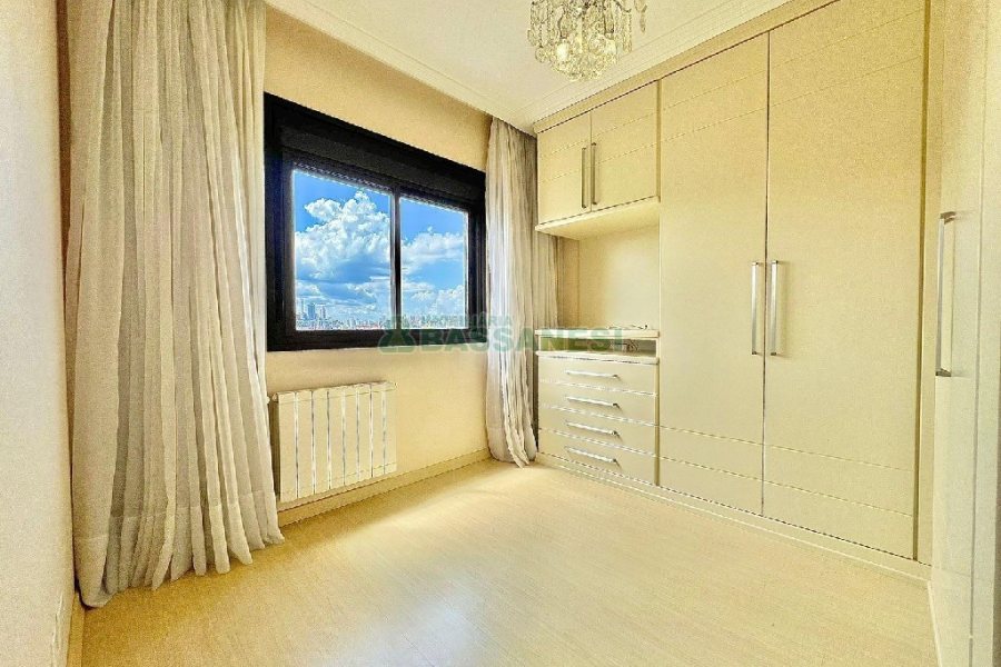 Apartamento com 100m², 3 dormitórios, 2 vagas, no bairro Pio X em Caxias do Sul para Alugar