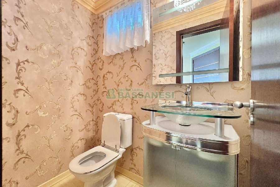 Apartamento com 100m², 3 dormitórios, 2 vagas, no bairro Pio X em Caxias do Sul para Alugar