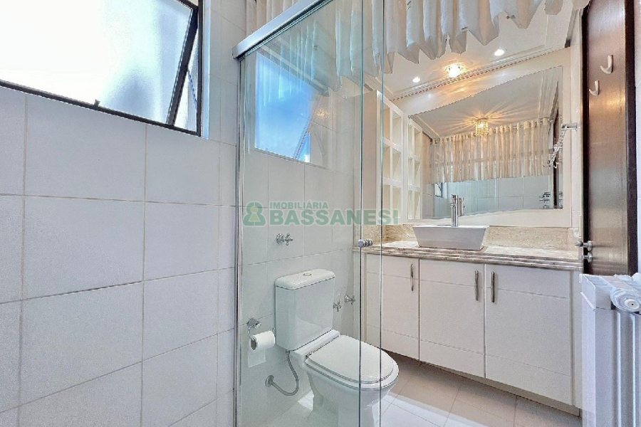 Apartamento com 100m², 3 dormitórios, 2 vagas, no bairro Pio X em Caxias do Sul para Alugar