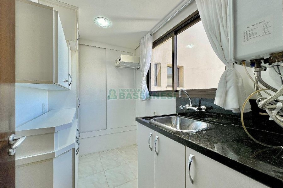 Apartamento com 100m², 3 dormitórios, 2 vagas, no bairro Pio X em Caxias do Sul para Alugar