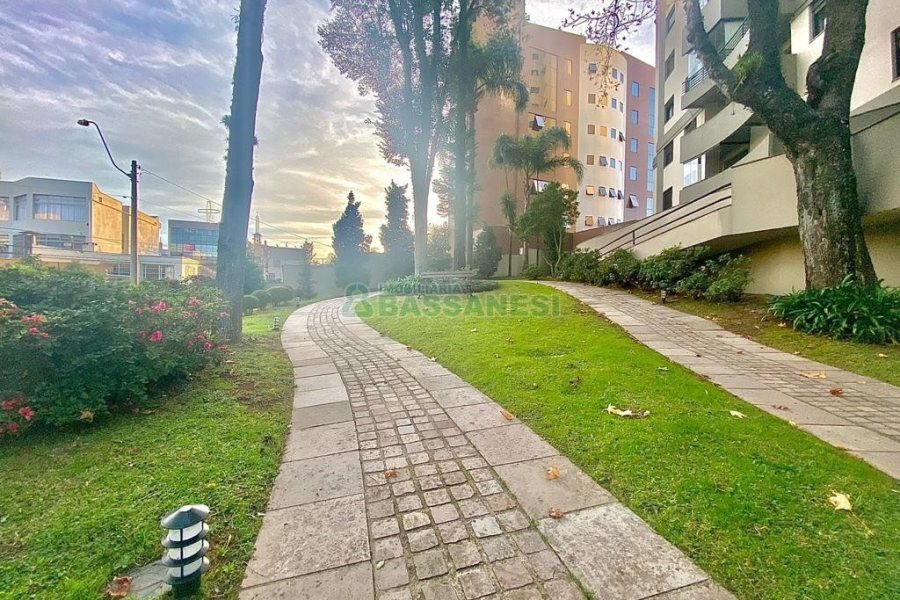 Apartamento com 100m², 3 dormitórios, 2 vagas, no bairro Pio X em Caxias do Sul para Alugar