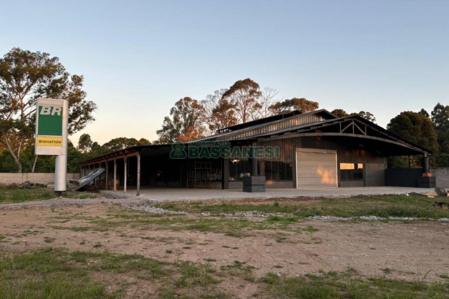 Pavilhão com 900m², no bairro São Luiz em Caxias do Sul para Alugar