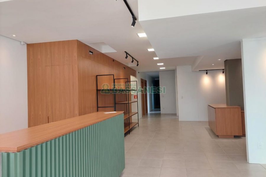 Loja com 220m², no bairro Villagio Iguatemi em Caxias do Sul para Alugar