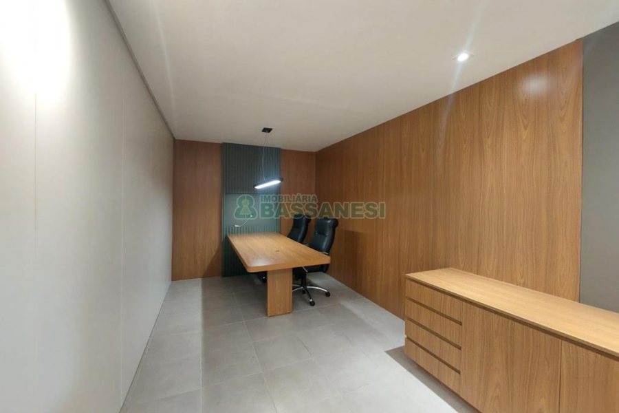 Loja com 220m², no bairro Villagio Iguatemi em Caxias do Sul para Alugar