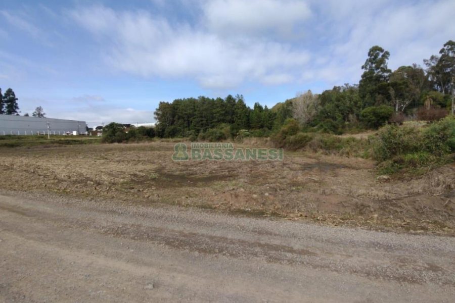 Terreno com 837m², no bairro Forqueta em Caxias do Sul para Comprar