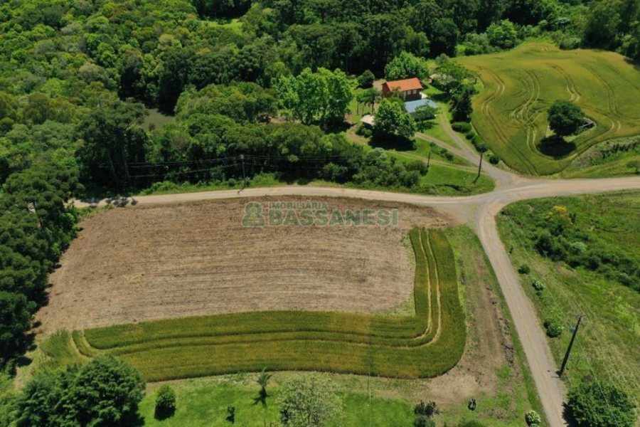 Terreno com 837m², no bairro Forqueta em Caxias do Sul para Comprar
