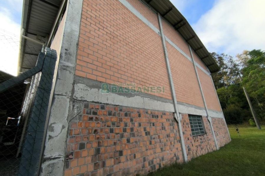 Terreno com 837m², no bairro Forqueta em Caxias do Sul para Comprar