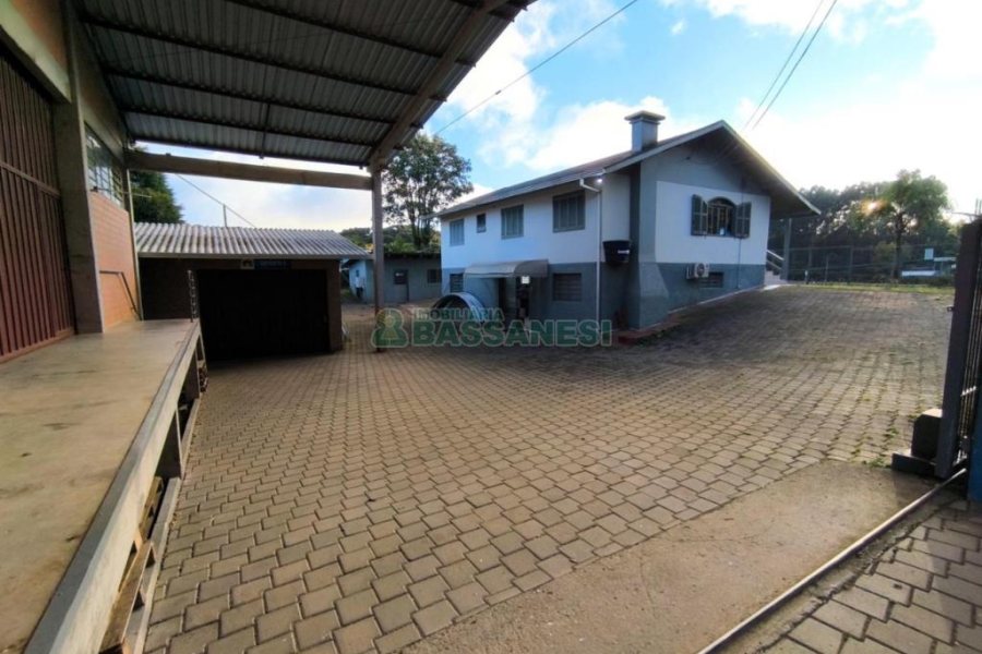 Terreno com 837m², no bairro Forqueta em Caxias do Sul para Comprar