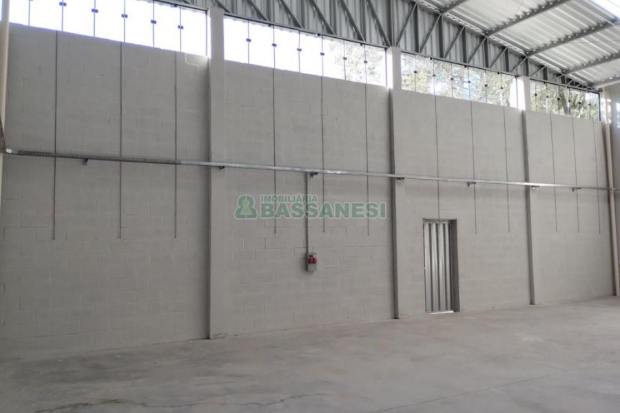 Pavilhão com 350m², no bairro Bela Vista em Caxias do Sul para Alugar