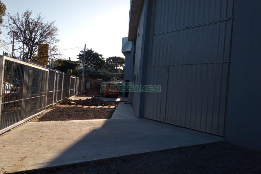 Pavilhão com 350m², no bairro Bela Vista em Caxias do Sul para Alugar