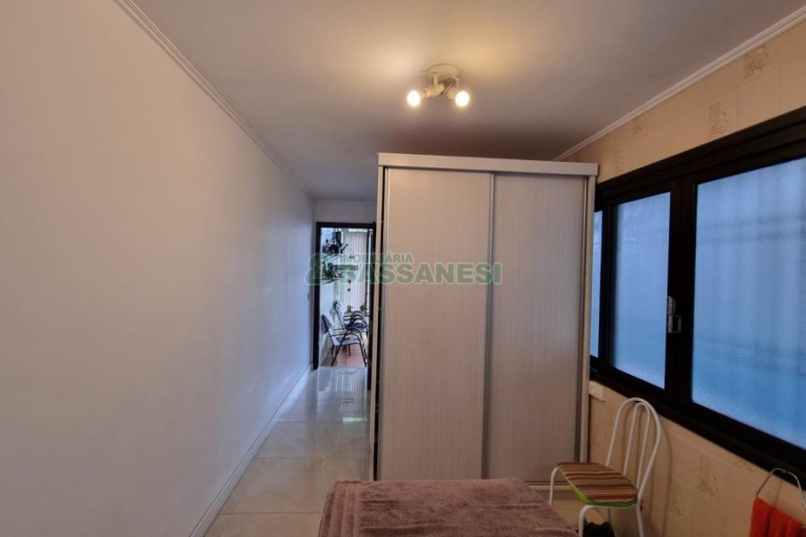 Casa com 304m², 4 dormitórios, no bairro Cinqüentenário em Caxias do Sul para Comprar