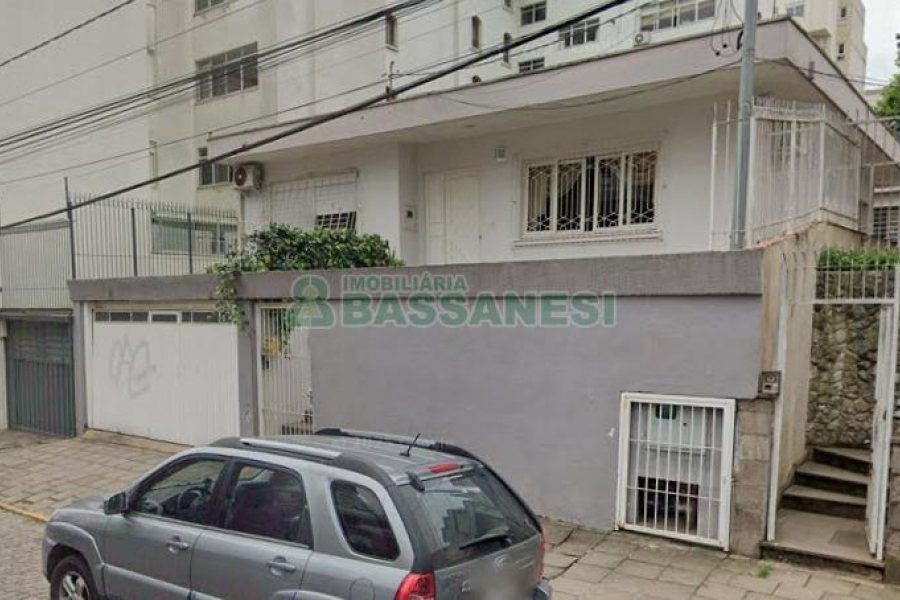 Casa com 184m², 3 dormitórios, 2 vagas, no bairro Exposição em Caxias do Sul para Comprar