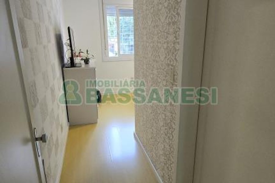 Casa com 184m², 3 dormitórios, 2 vagas, no bairro Exposição em Caxias do Sul para Comprar