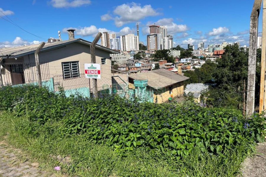 Terreno com 232m², no bairro Jardim América em Caxias do Sul para Comprar
