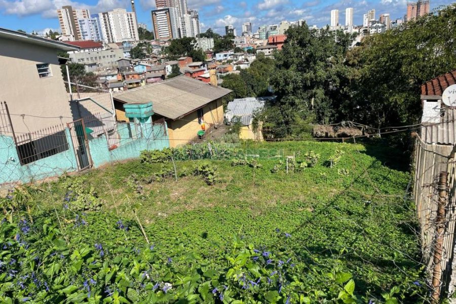 Terreno com 232m², no bairro Jardim América em Caxias do Sul para Comprar