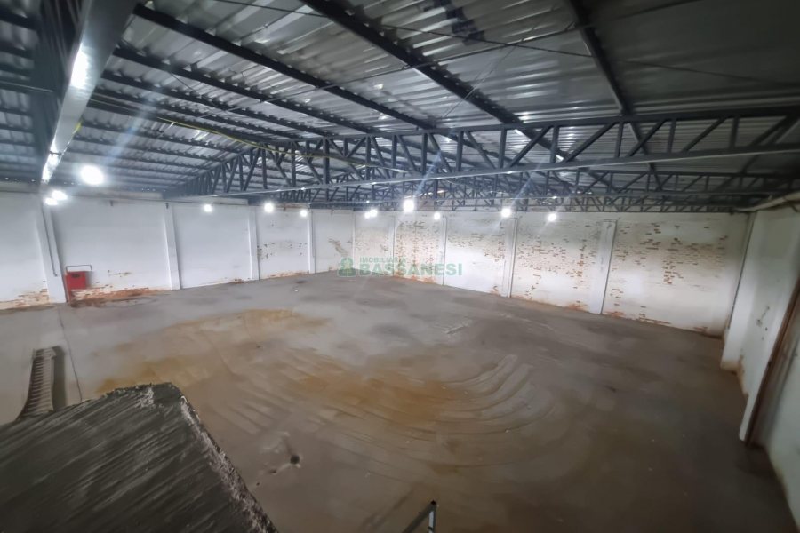 Pavilhão com 2532m², no bairro Sagrada Família em Caxias do Sul para Alugar ou Comprar