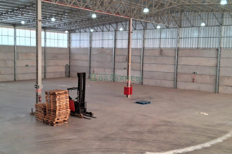 Pavilhão com 4600m², no bairro Jardim das Hortências em Caxias do Sul para Alugar