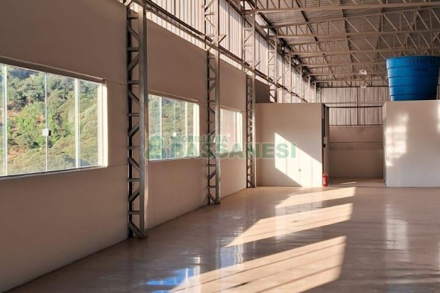 Pavilhão com 4600m², no bairro Jardim das Hortências em Caxias do Sul para Alugar
