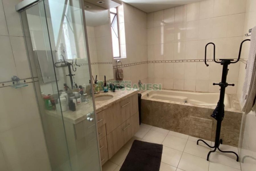 Apartamento com 260m², 3 dormitórios, 2 vagas, no bairro Rio Branco em Caxias do Sul para Comprar