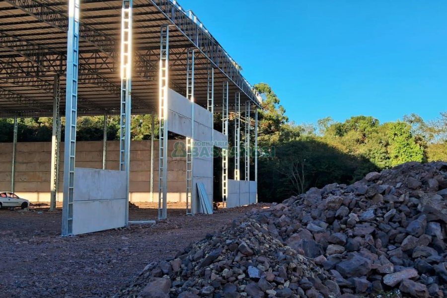 Pavilhão com 5175m², no bairro Ana Rech em Caxias do Sul para Alugar