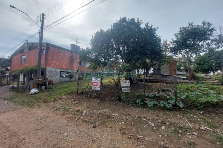 Terreno com 320m², no bairro Forqueta em Caxias do Sul para Comprar