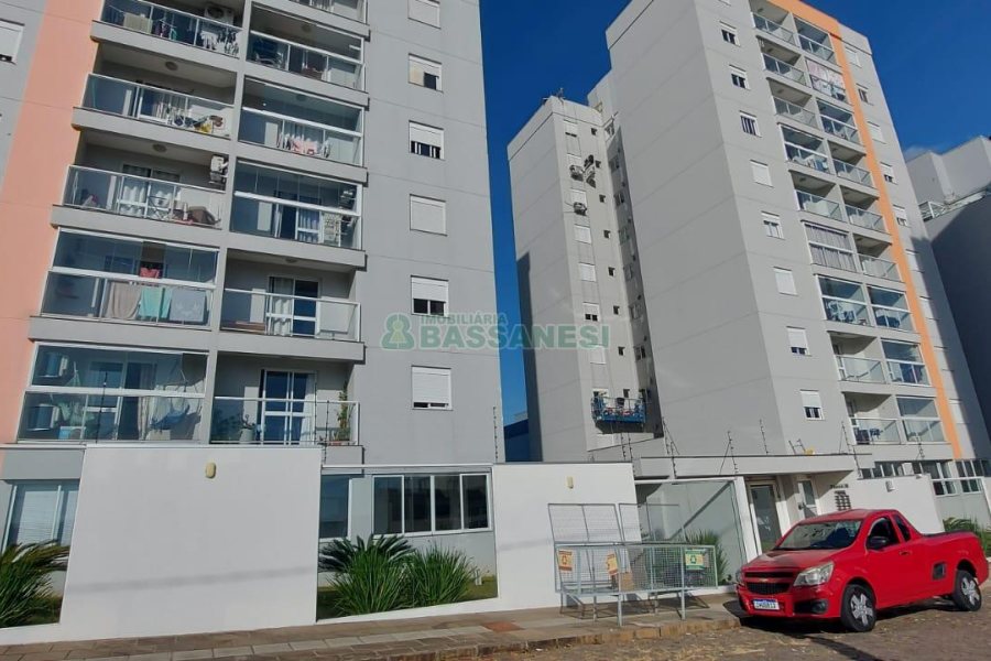 Apartamento com 50m², 2 dormitórios, 1 vaga, no bairro Vinhedos em Caxias do Sul para Comprar