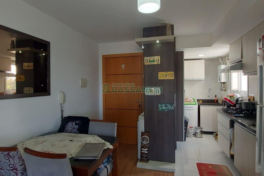 Apartamento com 50m², 2 dormitórios, 1 vaga, no bairro Vinhedos em Caxias do Sul para Comprar