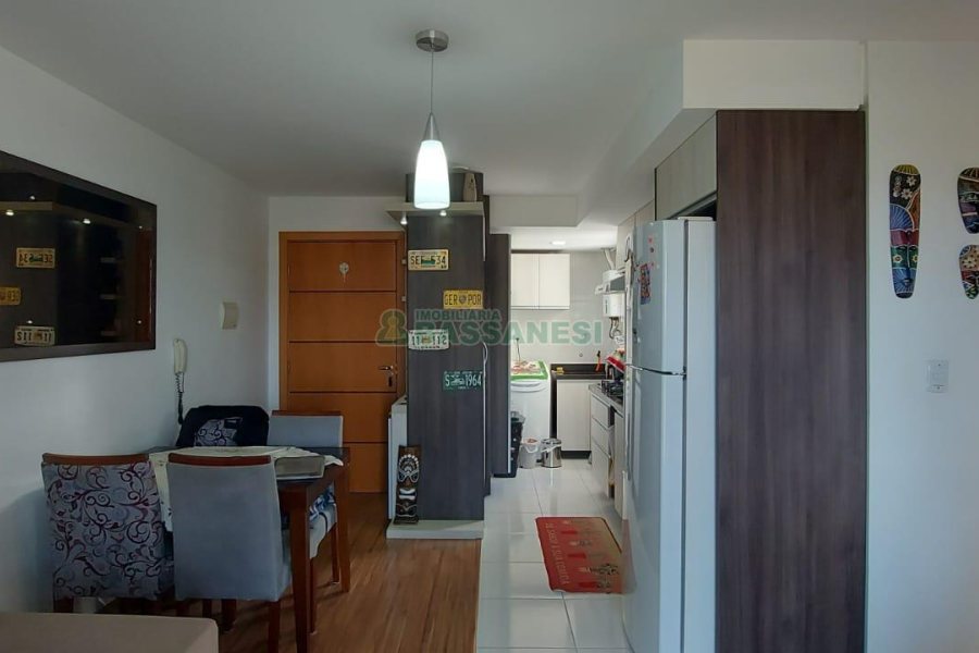 Apartamento com 50m², 2 dormitórios, 1 vaga, no bairro Vinhedos em Caxias do Sul para Comprar