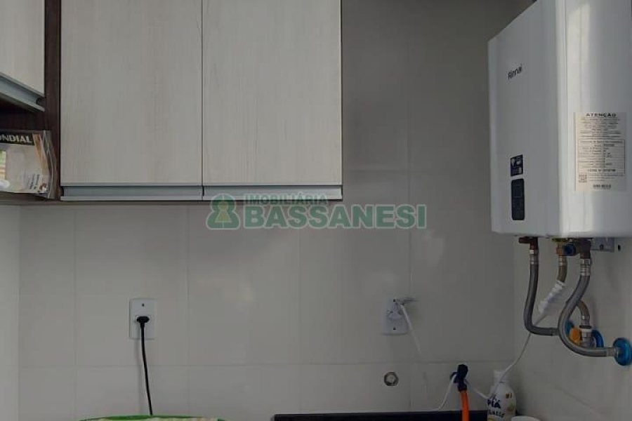 Apartamento com 50m², 2 dormitórios, 1 vaga, no bairro Vinhedos em Caxias do Sul para Comprar