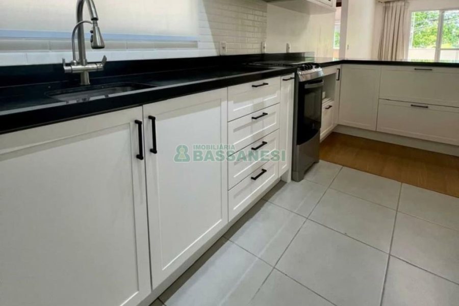 Apartamento com 61m², 2 dormitórios, 2 vagas, no bairro Santa Lúcia em Caxias do Sul para Comprar