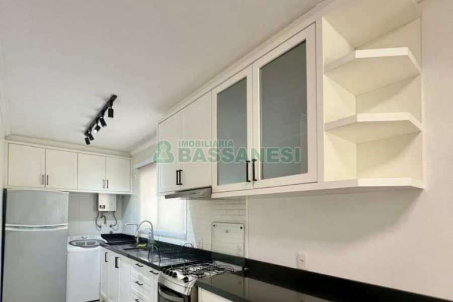 Apartamento com 61m², 2 dormitórios, 2 vagas, no bairro Santa Lúcia em Caxias do Sul para Comprar