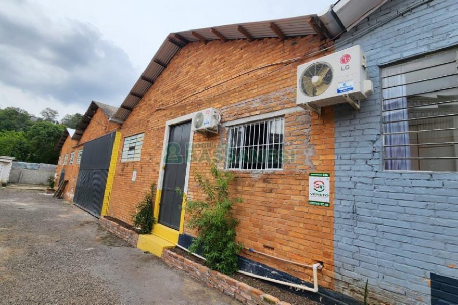 Pavilhão com 1100m², no bairro São José em Caxias do Sul para Alugar