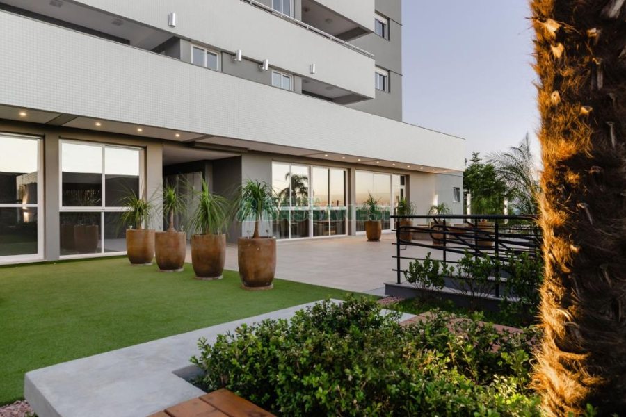 Apartamento com 91m², 3 dormitórios, 2 vagas, no bairro Panazzolo em Caxias do Sul para Comprar