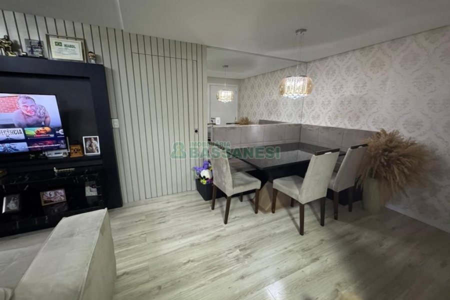 Apartamento com 91m², 3 dormitórios, 2 vagas, no bairro Panazzolo em Caxias do Sul para Comprar