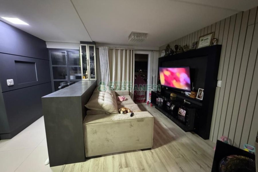 Apartamento com 91m², 3 dormitórios, 2 vagas, no bairro Panazzolo em Caxias do Sul para Comprar