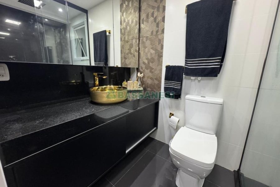 Apartamento com 91m², 3 dormitórios, 2 vagas, no bairro Panazzolo em Caxias do Sul para Comprar