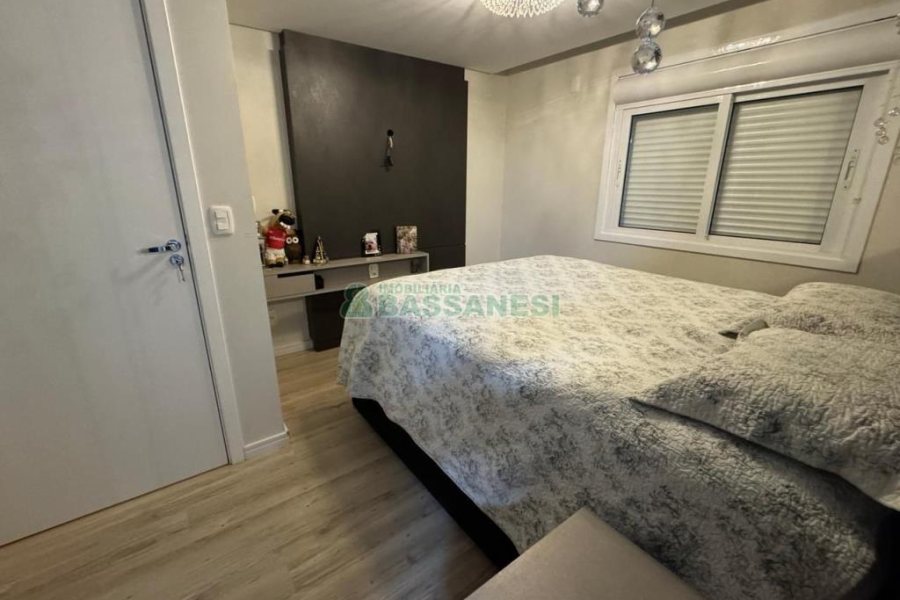 Apartamento com 91m², 3 dormitórios, 2 vagas, no bairro Panazzolo em Caxias do Sul para Comprar