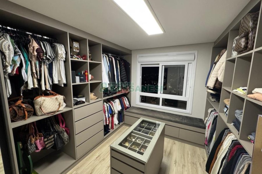 Apartamento com 91m², 3 dormitórios, 2 vagas, no bairro Panazzolo em Caxias do Sul para Comprar